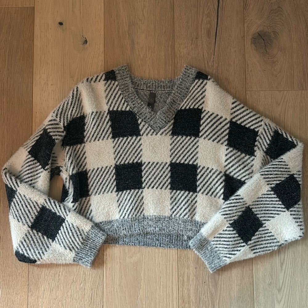 Alya Cozy Checkered Sweater